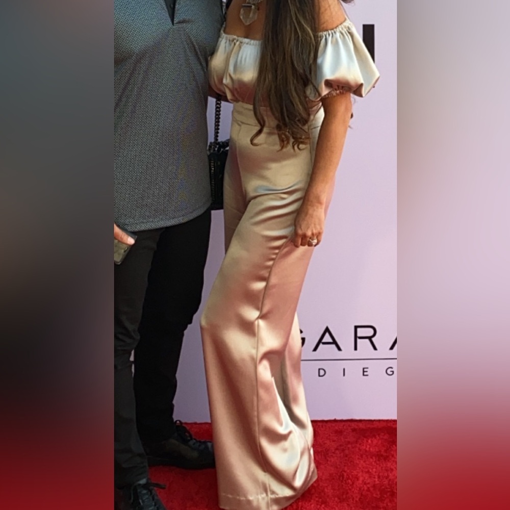 Stunning rare NONchalant Cream Off-Shoulder satin two piece pant set